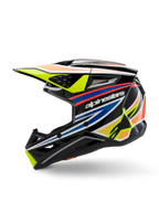 Casque Alpinestars S-M3 Youth Wurx, casque de motocross, noir avec des motifs jaune, bleu et rouge éclatants, vue de profil mettant en avant le logo Alpinestars, coque aérodynamique avec de multiples orifices de ventilation et une visière jaune.
