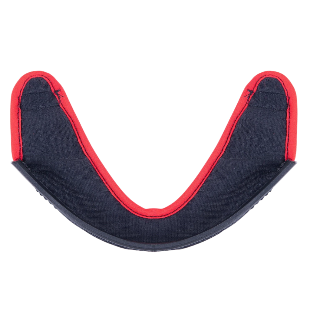 Rideau de menton Alpinestars Supertech R10, accessoire de casque, tissu gris foncé avec une bordure surpiquée rouge proéminente et un bord incurvé en plastique noir, pièce de rechange officielle pour les casques S-R10