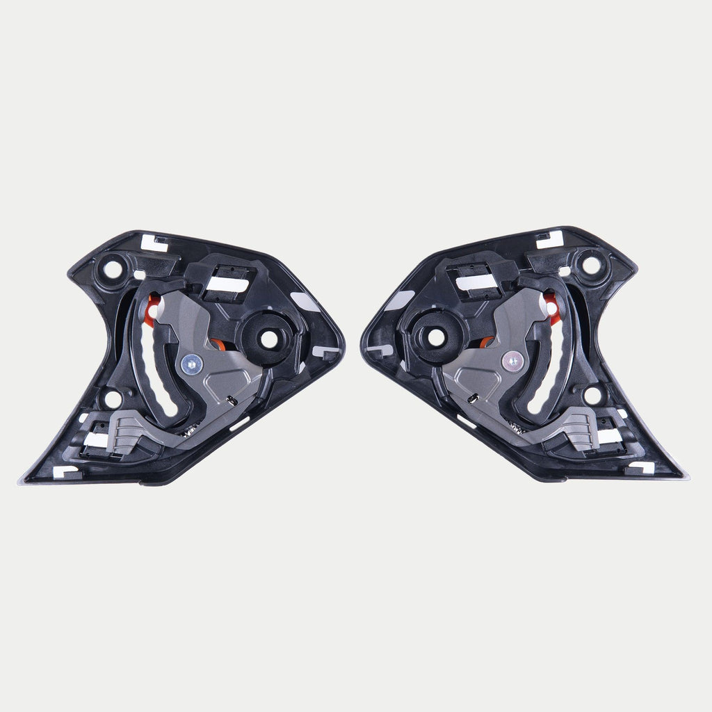 Alpinestars Supertech R10 Shield Mechanism, accessoire pour casque, noir, paire de mécanismes de visière de rechange pour casques S-R10, composants complexes en plastique noir avec pièces mécaniques visibles en métal et orange, matériel essentiel au fonctionnement de l'écran du casque.