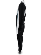 Alpinestars Tech Vision V3 Custom Suit, vue de profil, noir et blanc avec accents bleu clair, combinaison de course automobile professionnelle certifiée FIA et SFI, conception légère en Nomex