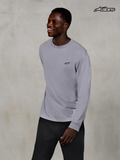 Alpinestars T-Shirt Essentials Ageless, t-shirt à manches longues pour homme gris argenté, en jersey de coton biologique, porté par un modèle