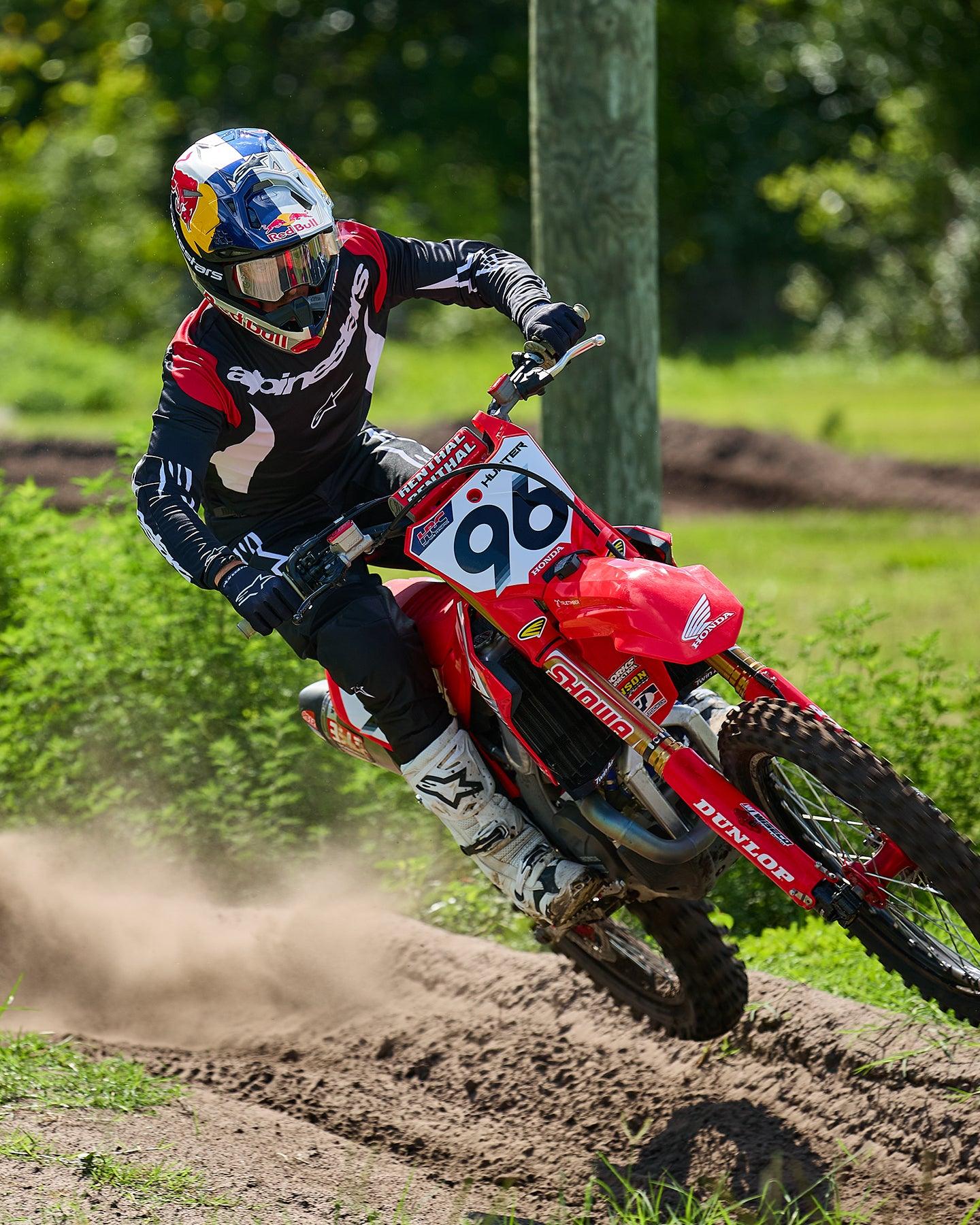 Le Motocross En Montagne | Vecteur Premium Le Motocross En Montagne | Vecteur Premium