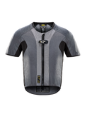 Système Airbag Tech-Air 5, gilet airbag électronique moto gris foncé et noir avec zip frontal et protection autonome.